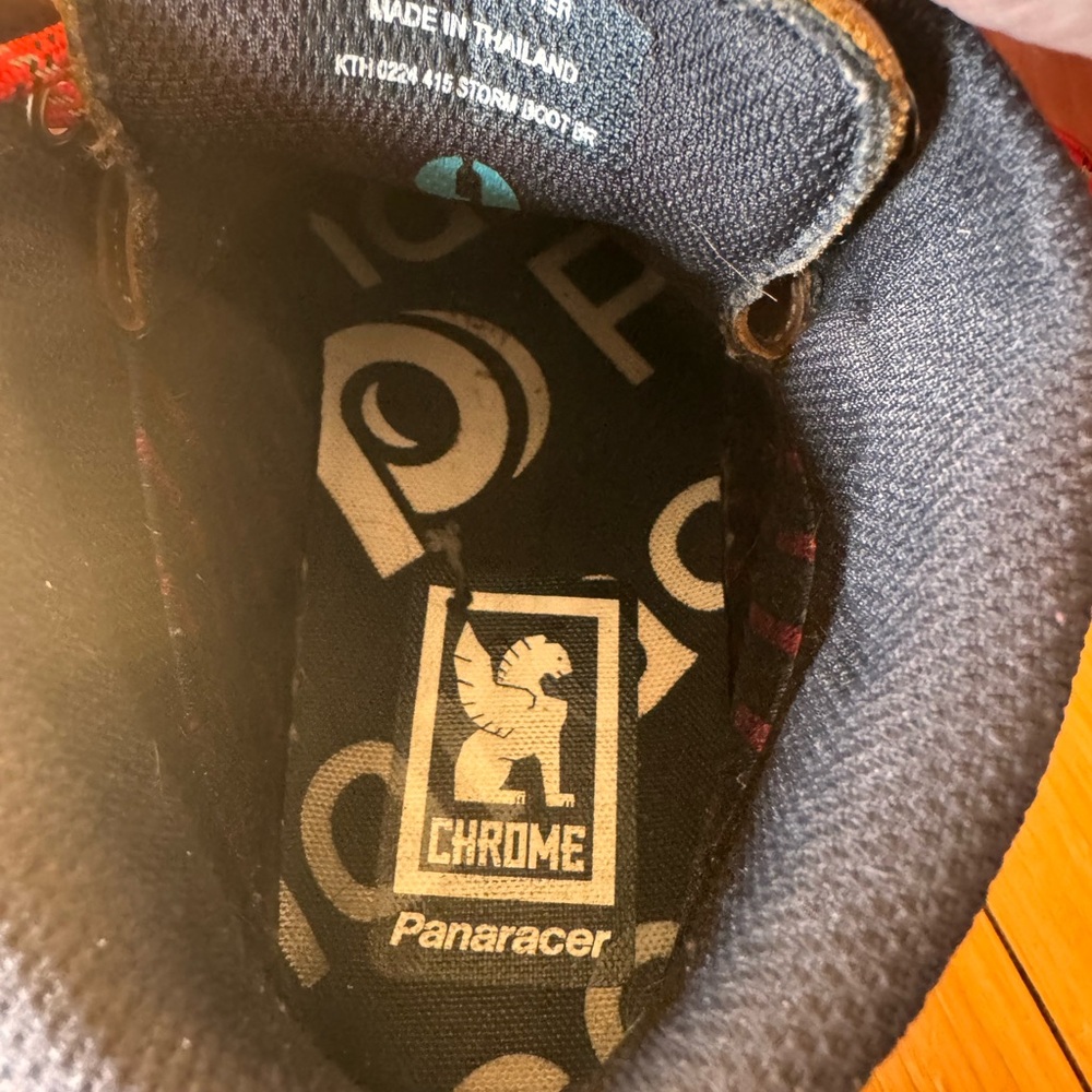 Chrome Industries STORM 415 TRACTION BOOT - Picture 4 of 5
